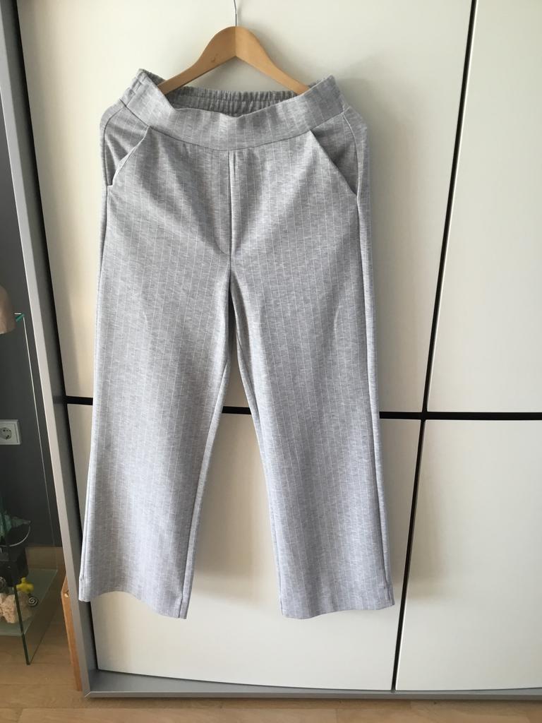 Gestreepte tricot broek met wijde pijp, Maat 38/40 (M), Nieuw, Ophalen of Verzenden, Grijs