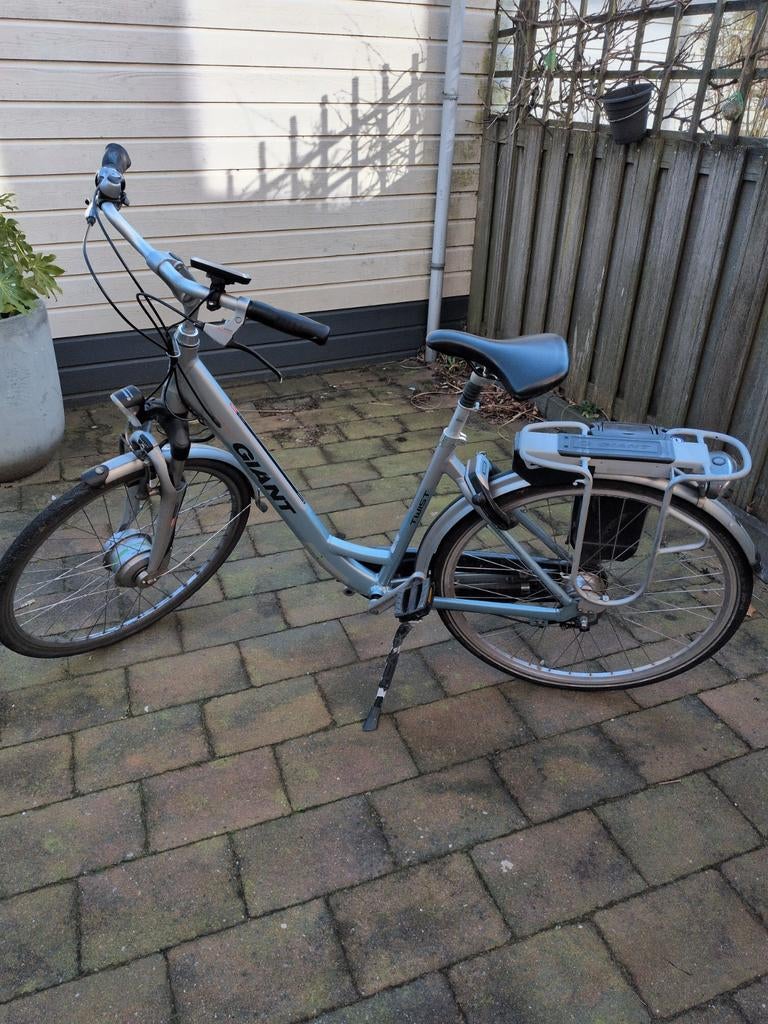 Giant Twist Go elektrische fiets (accu/lader defect), Fietsen en Brommers, Elektrische fietsen, Gebruikt, Giant, Ophalen