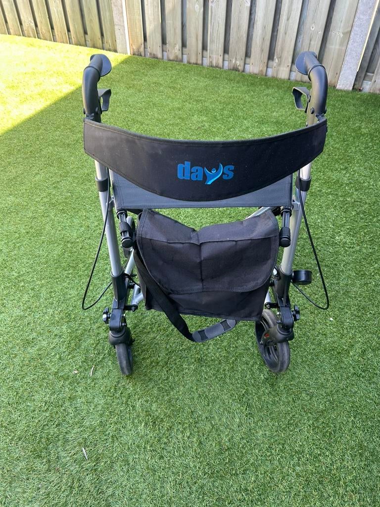 Mooie rollator, Ophalen of Verzenden, Lichtgewicht, Zo goed als nieuw