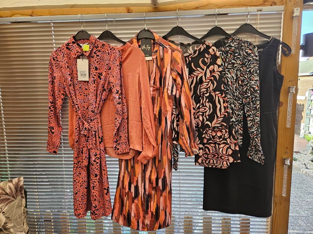 Grote partij NIEUWE dameskleding (met kaartjes), Kleding | Dames, Jurken, Maat 38/40 (M), Nieuw, Ophalen of Verzenden, Knielengte