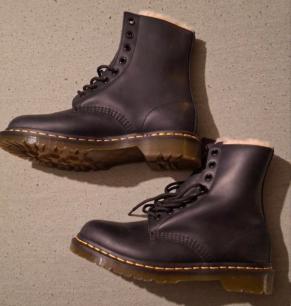 Dr. Martens 1460 Serena, Zwart, Lage of Enkellaarzen, Nieuw, Ophalen of Verzenden