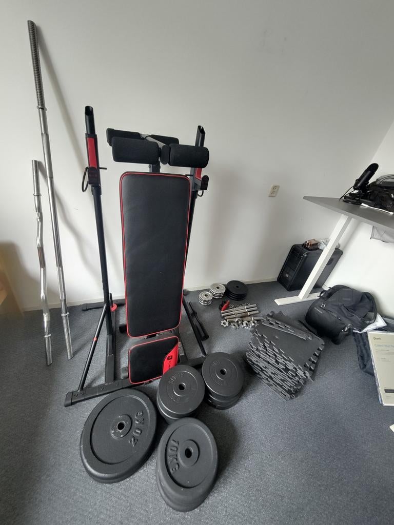 Complete fitness set: bank, halterstangen, dumbells (30mm), Sport en Fitness, Fitnessmaterialen, Ophalen, Gebruikt, Benen, Fitnessbank