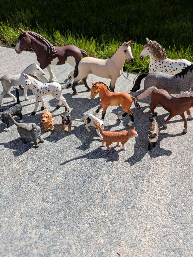 Schleich dieren, Verzamelen, Dierenverzamelingen, Ophalen of Verzenden, Zo goed als nieuw, Hond of Kat, Beeldje of Figuurtje