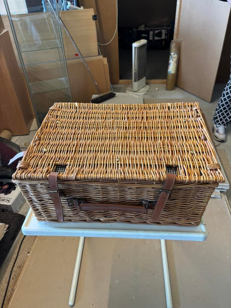 Picknickmand, Hobby en Vrije tijd, Picknickmanden, Ophalen, Zo goed als nieuw