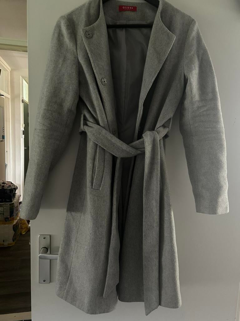 Guess grijze lange jas, maat L, Ophalen of Verzenden, Zo goed als nieuw, Grijs