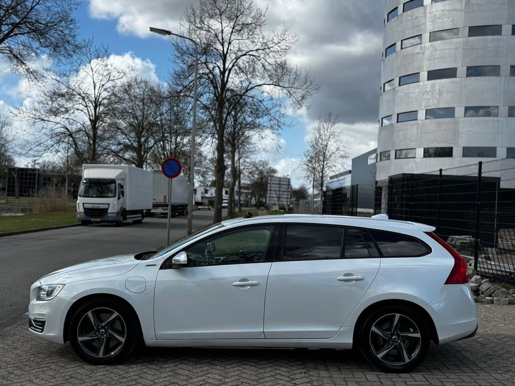 Volvo V60 2.4 D6 AWD Plug-In Hybrid Summum, Automaat, Wit, Vierwielaandrijving, 11 kWh