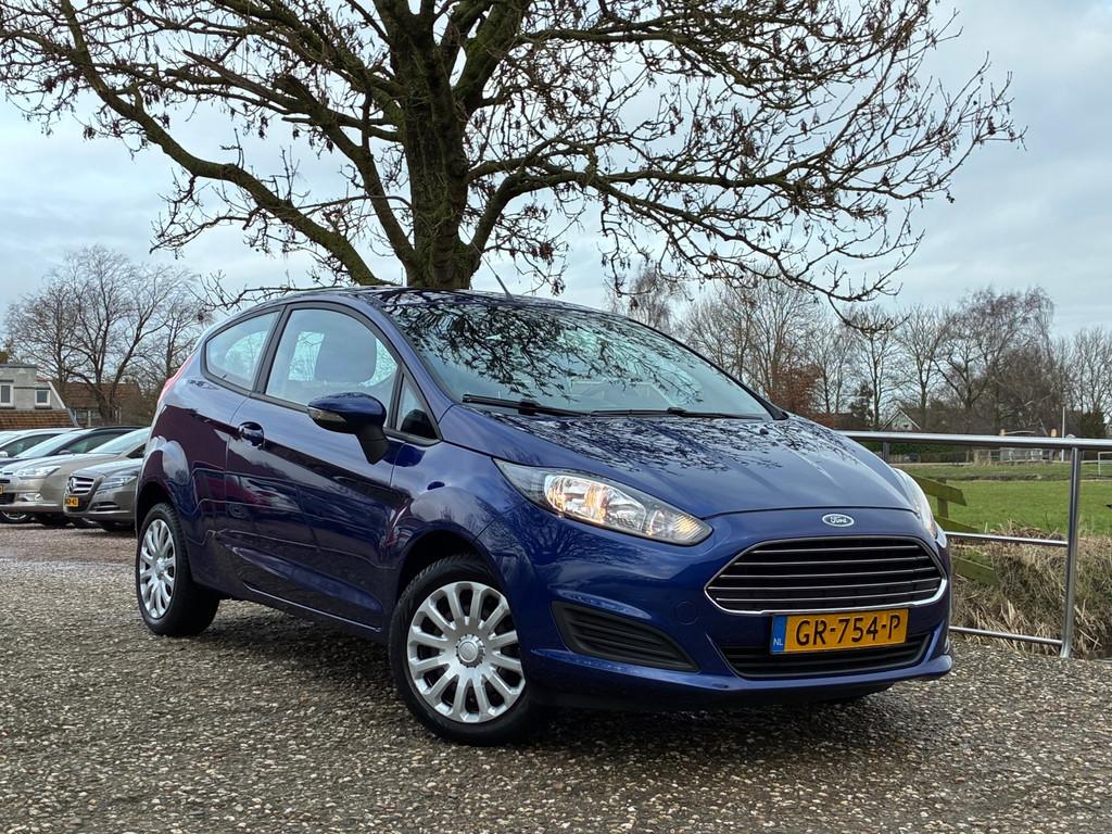 Ford Fiesta 1.0 Style | Cruise + Airco nu € 5.975,-!, Stof, Gebruikt, 525 kg, Blauw