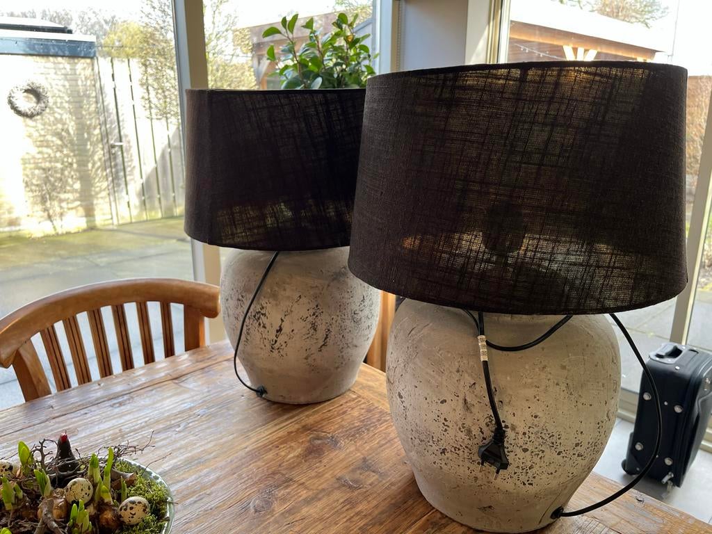 2 Zware betonnen lampenvoeten met kap, Huis en Inrichting, Lampen | Tafellampen, Zo goed als nieuw, 50 tot 75 cm, Overige materialen