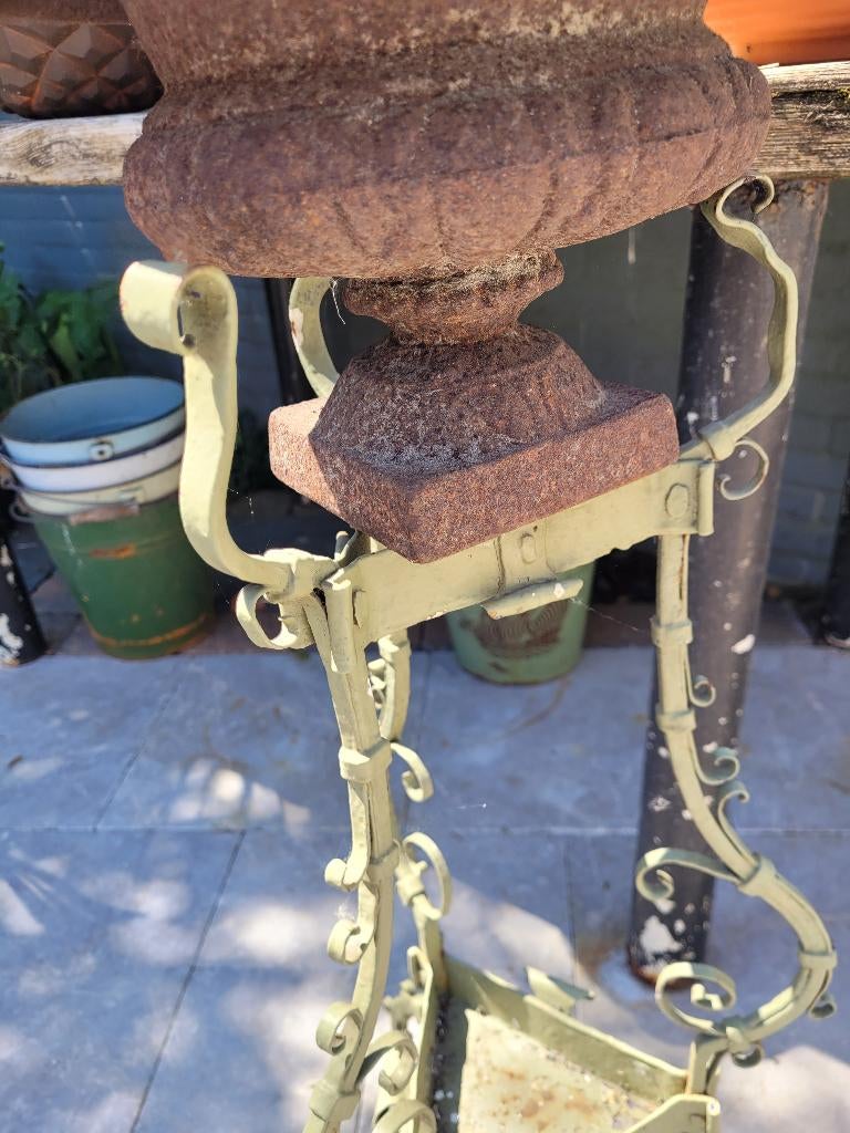 Antieke smeedijzeren planten standaard, Ophalen of Verzenden