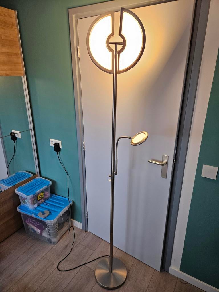 Dimbare vloerlamp met leeslamp, instelbare witkleur, Ophalen, Gebruikt, Metaal, Modern