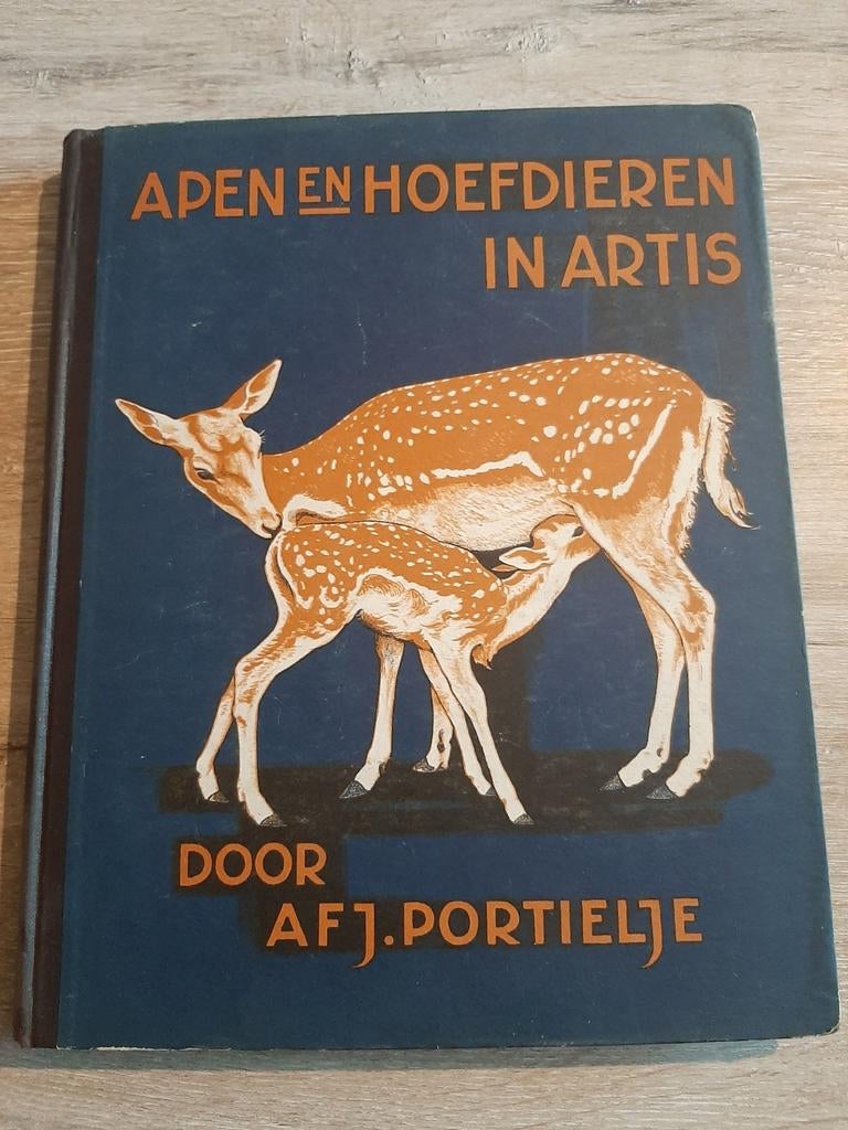 Apen en Hoefdieren in Artis - A.F.J. Portielje (1940), Ophalen of Verzenden, Gelezen