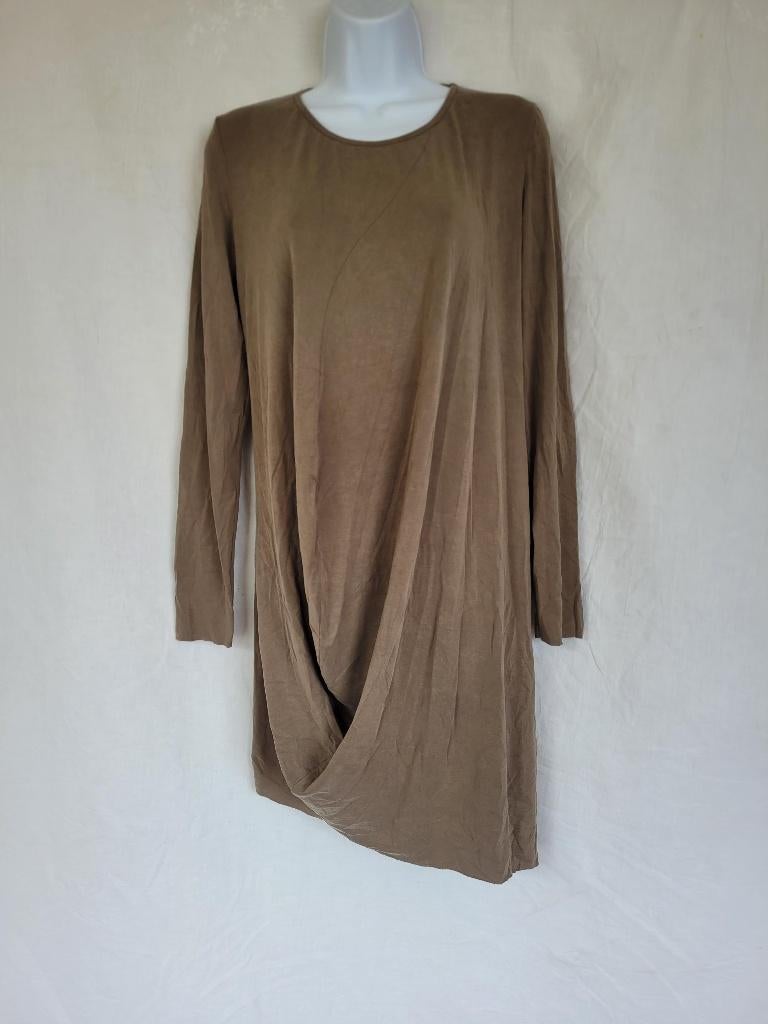 Hele aparte jurk mt M merk Zara, Kleding | Dames, Jurken, Zo goed als nieuw, Maat 38/40 (M), Groen, Knielengte, Ophalen of Verzenden