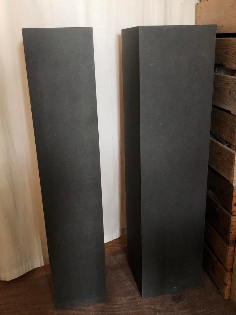 2xmdf expozuil antraciet, 20x20x100 + 25x25x100cm, samen €90, Ophalen, Zo goed als nieuw