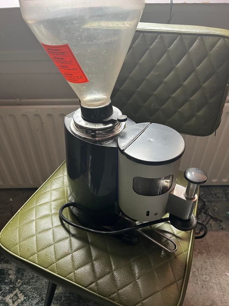 Koffiemolen met grote maalsteen - Professionele kwaliteit, Gebruikt, Overige modellen, 10 kopjes of meer, Koffiebonen