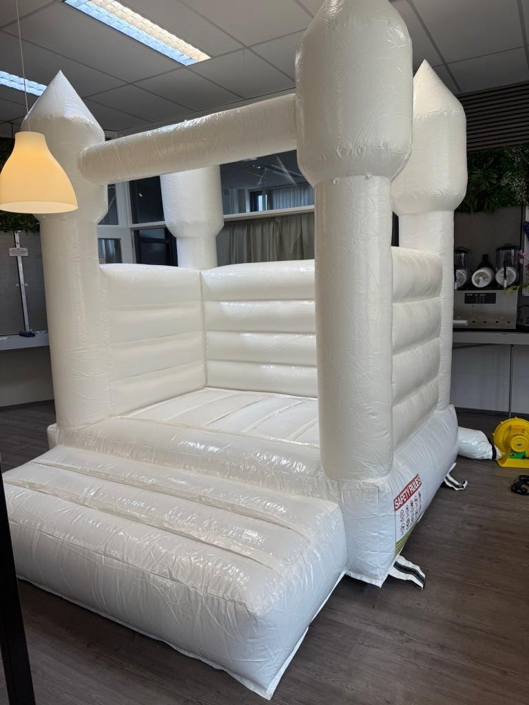 Witte springkussen verhuur, Ophalen, Zo goed als nieuw, Overige