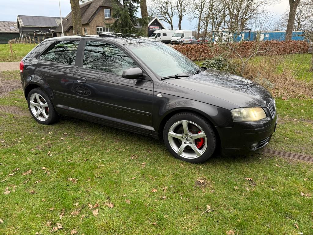 Audi a3 2.0 Fsi automaat s-line dit weekend €1000!!!!, 1280 kg, Zwart, 1984 cc, 690 kg