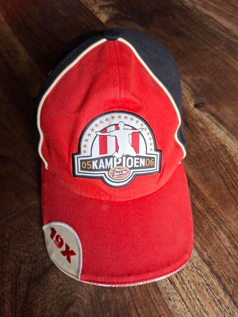 PSV Kampioenspet 2005-2006 - Collectors Item, Ophalen of Verzenden, Zo goed als nieuw, PSV, Pet of Muts