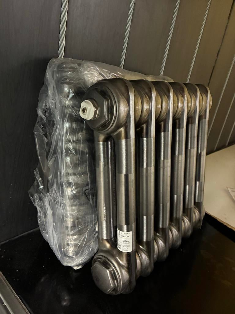 2 nieuwe radiatoren met beschrijving, 30 tot 80 cm, Radiator, Nieuw, Minder dan 60 cm