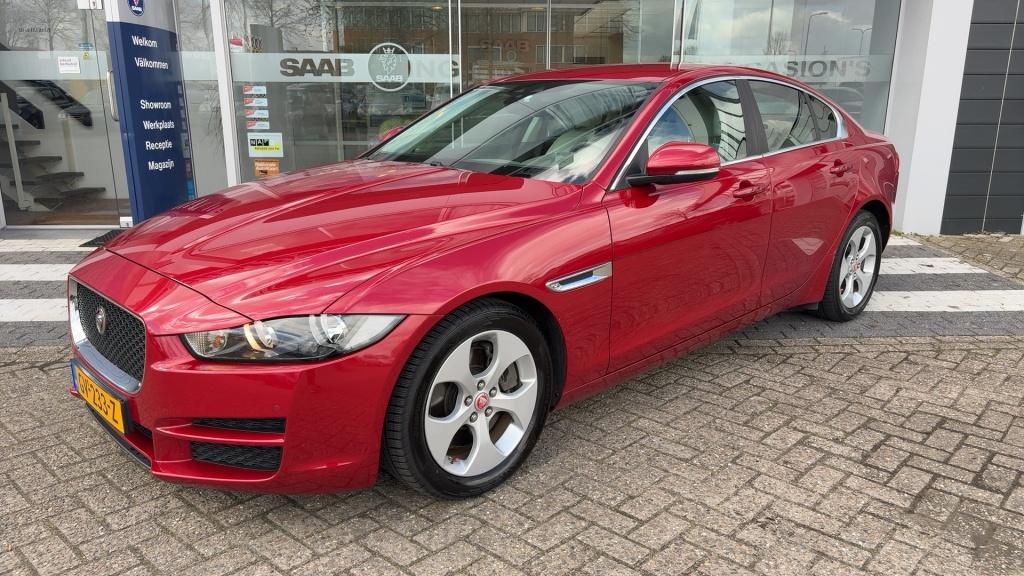Jaguar XE 2.0 Portfolio (bj 2015, automaat), Euro 6, 4 cilinders, XE, Sedan
