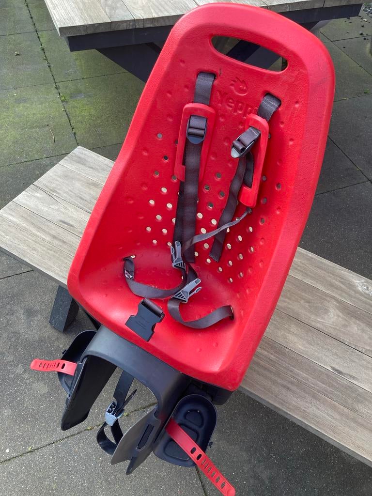 Yepp Fietsstoeltje Achterzitje Rood, Ophalen, Achterzitje, 9 t/m 18 kg, Gebruikt