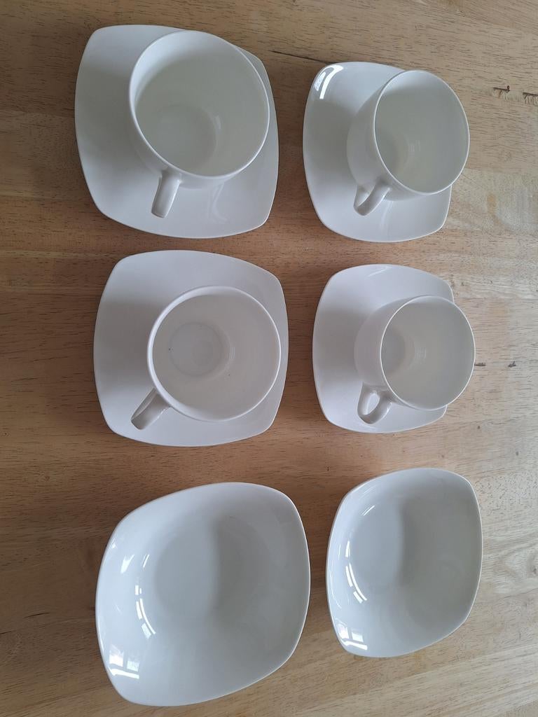 Intermezzo porselein: kop en schotel 4x en 2x schaaltje, Ophalen, Zo goed als nieuw, Porselein, Kop en/of schotel