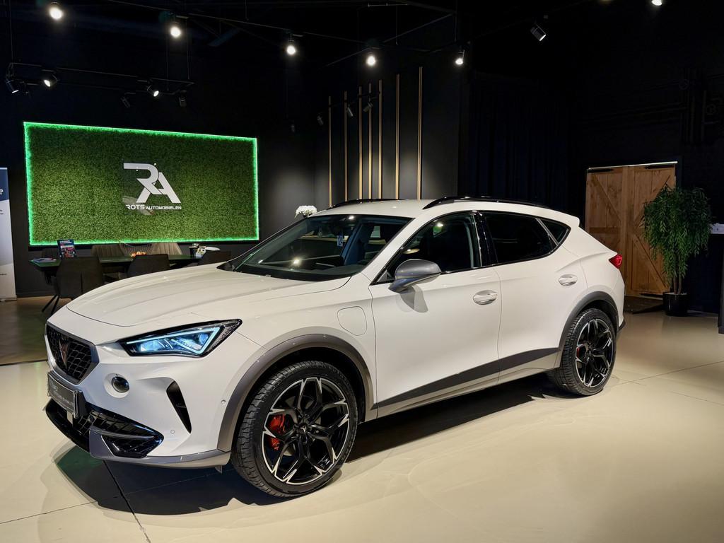 CUPRA Formentor 1.4 e-Hybrid PLUG-IN 204PK M2023 Rijk Uitger, 77 km/l, Gebruikt, 4 cilinders, Leder en Stof