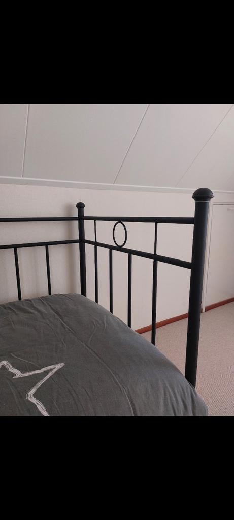 Zwart bed, Ophalen, 90 cm, Eenpersoons, Zwart