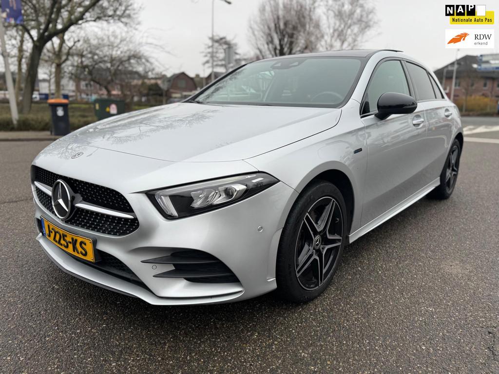 Mercedes-Benz A-klasse 250 e Business Solution AMG Limited /, Gebruikt, 4 cilinders, 15 kWh, Bedrijf
