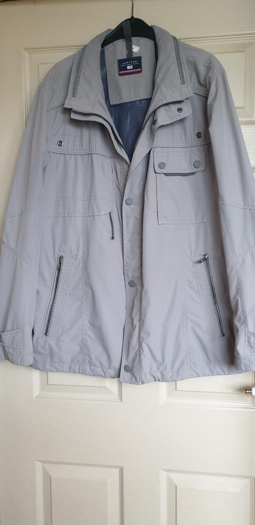 Nieuwe Jupiter jas maat 54 met afneembare capuchon, Maat 52/54 (L), Nieuw, Ophalen of Verzenden, Grijs