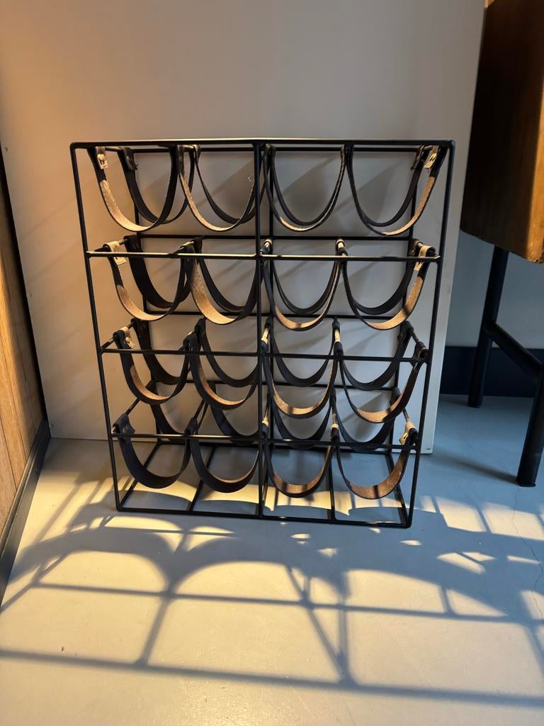 Wijnrek van metaal en leer, Ophalen, Gebruikt, 15 tot 25 flessen, Metaal