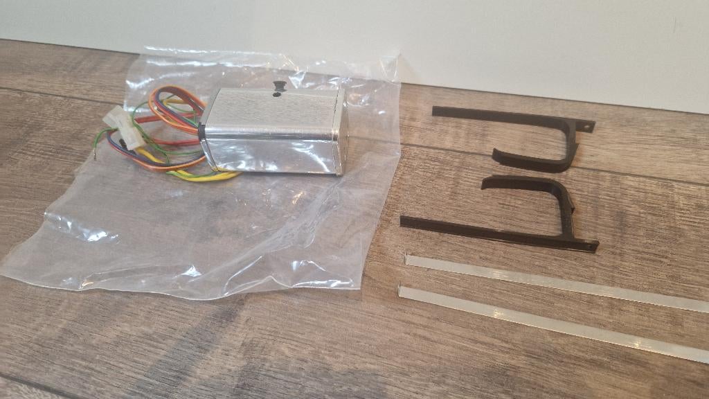 118 Wedico snelheidsregelaaar in vierkante tank (1 op 16), Elektro, Ophalen of Verzenden, Zo goed als nieuw, Schaal 1:16