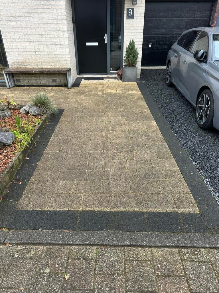 Betonnen sierbestrating: zandkleurige en zwarte stenen, Ophalen, Gebruikt, 10 m² of meer, Beton