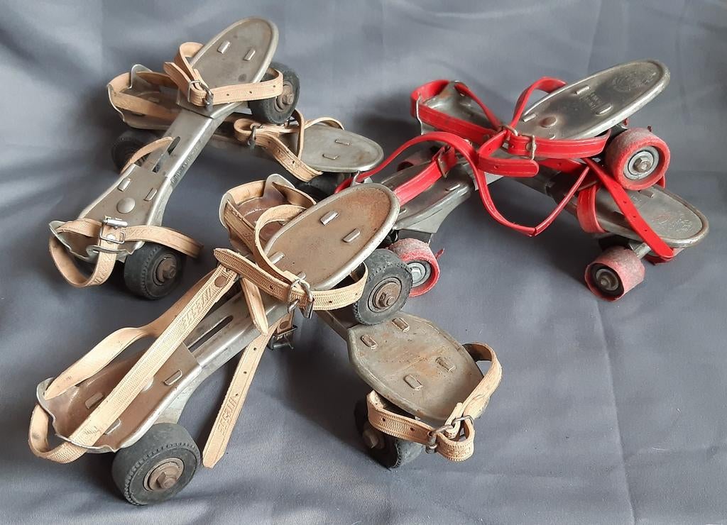 3 sets antieke rolschaatsen uit Frankrijk, Ophalen of Verzenden