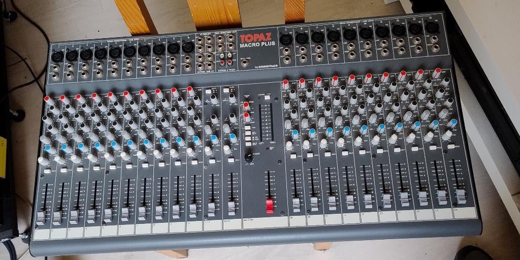 Soundtracs Topaz Macro Plus, Muziek en Instrumenten, Mengpanelen, Gebruikt, 20 kanalen of meer, Microfooningang, Ophalen
