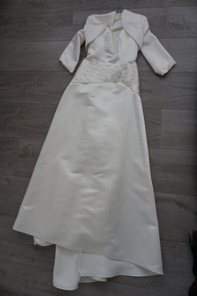 Prachtige Romantica trouwjurk met bolero maat 38, Kleding | Dames, Trouwkleding en Trouwaccessoires, Zo goed als nieuw, Trouwjurk