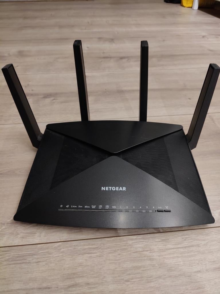 NETGEAR NIGHTHAWK X10 (AD7200), Ophalen, Zo goed als nieuw, Router, Netgear