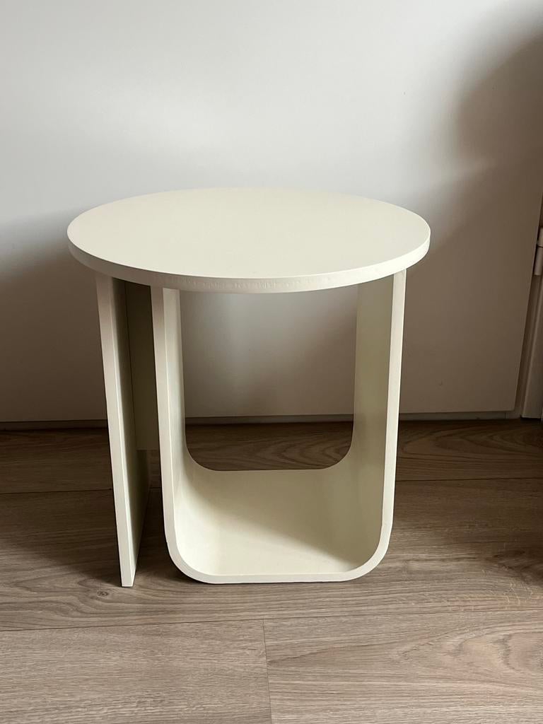 Bijzettafeltje Kwantum beige, Huis en Inrichting, Tafels | Bijzettafels, Gebruikt, Rond, 45 tot 60 cm, Minder dan 55 cm, Hout