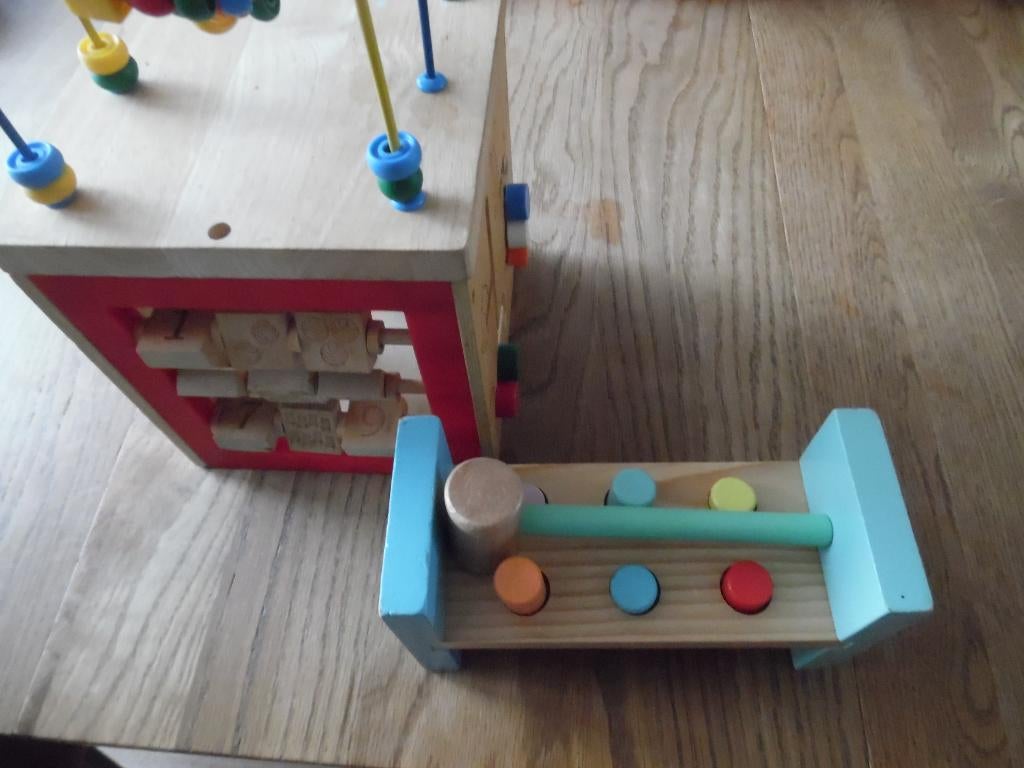 houten kubus 20x20 cm met veel spelletjes en hamertje tik, Ophalen of Verzenden, Gebruikt, Overige typen