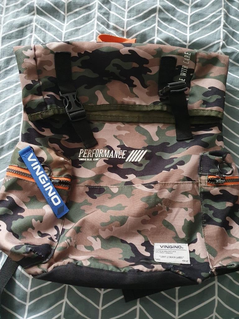 Vingino kinder rugtas, Drie personen of meer