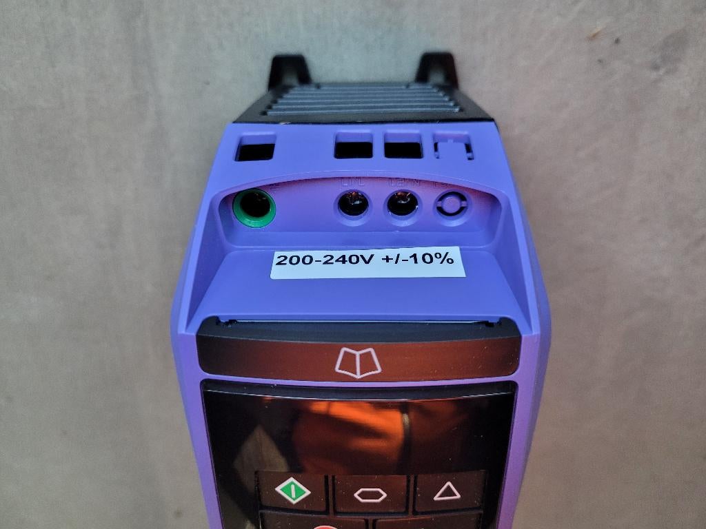 Invertek frequentieregelaar voor 1 fase 230V motoren 0,37kW, Info@invertek.nl, Nieuw, Ophalen of Verzenden, Invertek