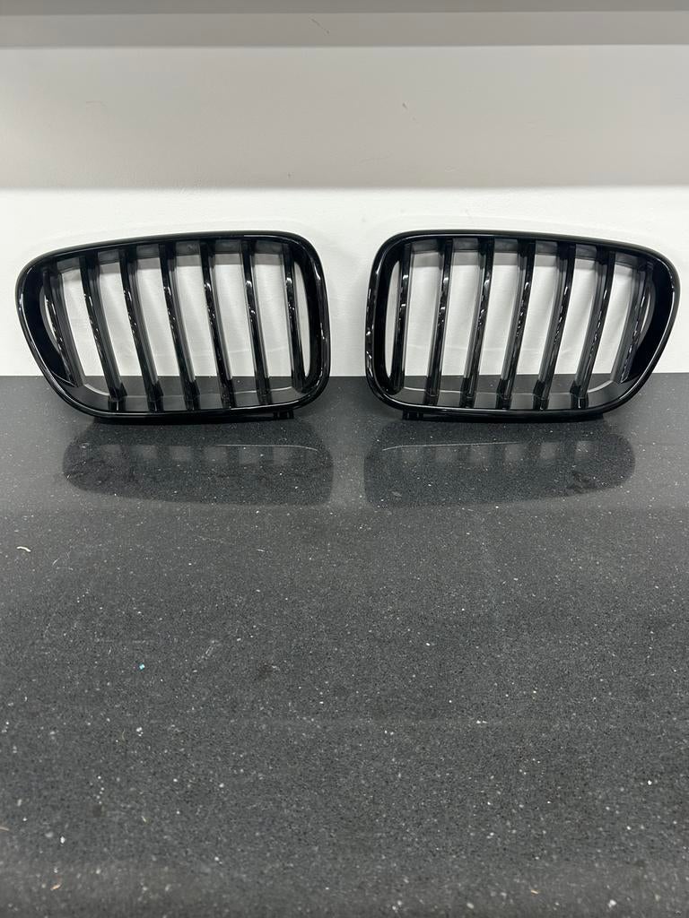 Grill BMW F10 / F11, Gebruikt, Voor, Ophalen of Verzenden, BMW