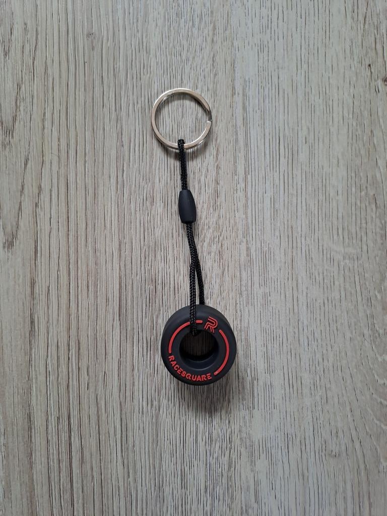 Racesquare sleutelhanger rode band soft zacht formule 1 race, Ophalen of Verzenden, Nieuw, Sport