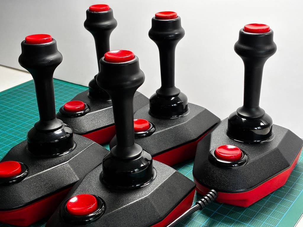 Suzo "The Arcade Turbo" Joysticks REFURBISHED C64/MSX/Atari, Computers en Software, Vintage Computers, Verzenden