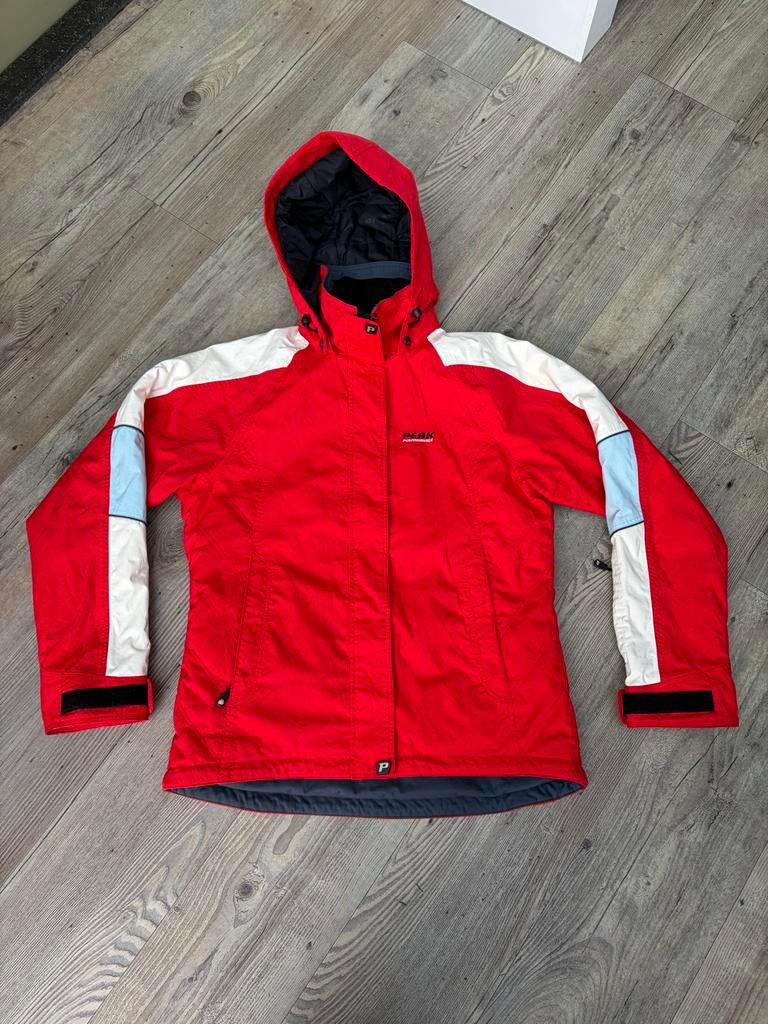 Peak Performance Rode Jas - Maat M, Kleding | Dames, Wintersportkleding, Ophalen of Verzenden, Zo goed als nieuw, Maat 38/40 (M)