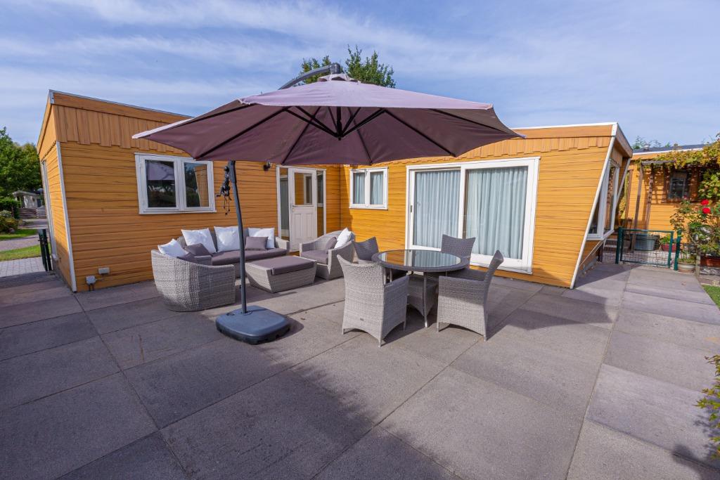 Chalet aan het water te huur op 5* camping de Kurenpolder, 5 personen, Noord-Brabant, Recreatiepark, Chalet, Bungalow of Caravan