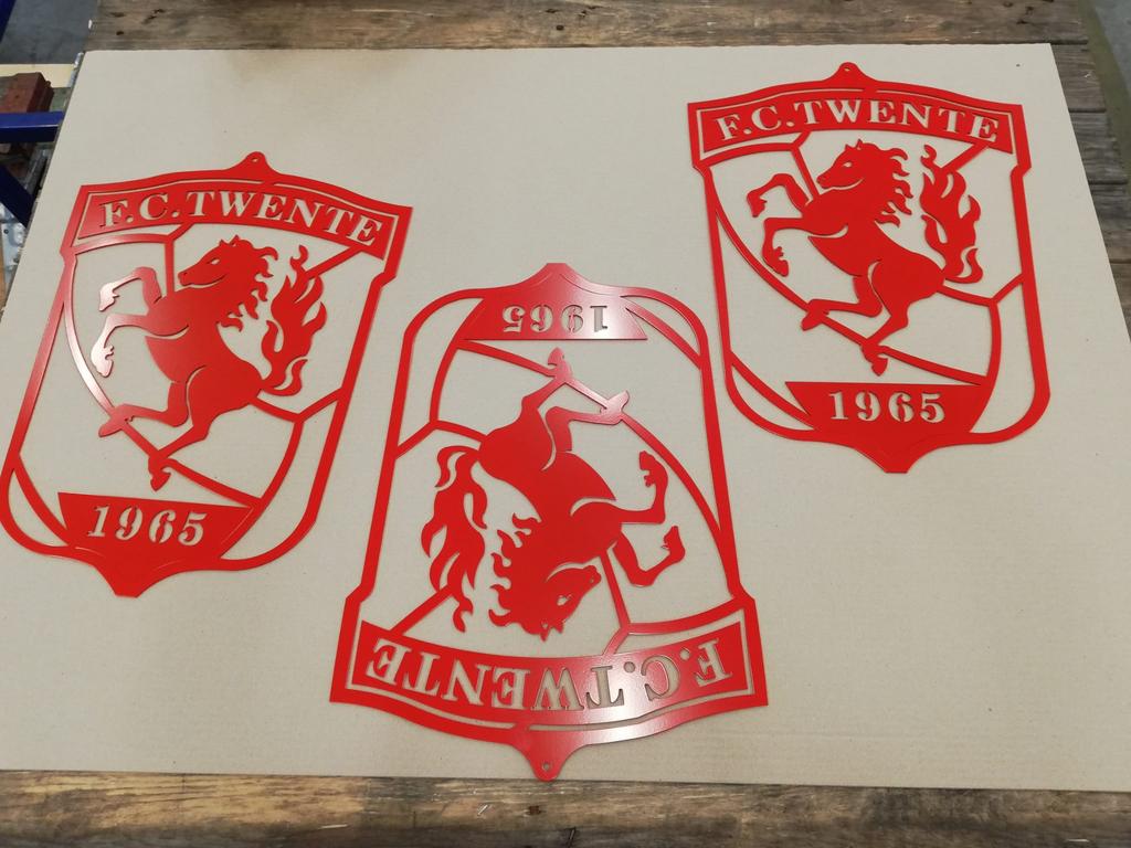 FC Twente logo (roestvrij staal), Ophalen of Verzenden, Nieuw, F.C. Twente, Shirt