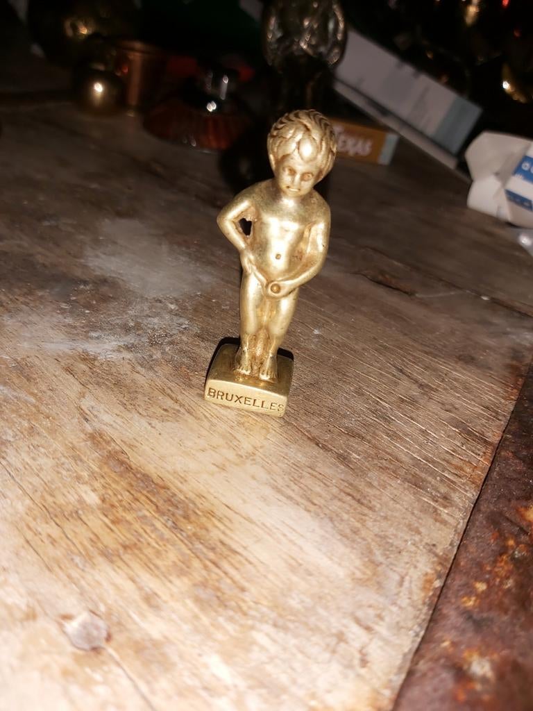 Manneken Pis messing beeldje - Brussel souvenir, Antiek en Kunst, Ophalen of Verzenden
