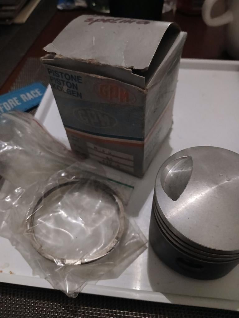 Nsu  zuiger  nieuw van gpm. Maat staat op foto, Motoren, Onderdelen | Oldtimers, Ophalen of Verzenden, Nieuw