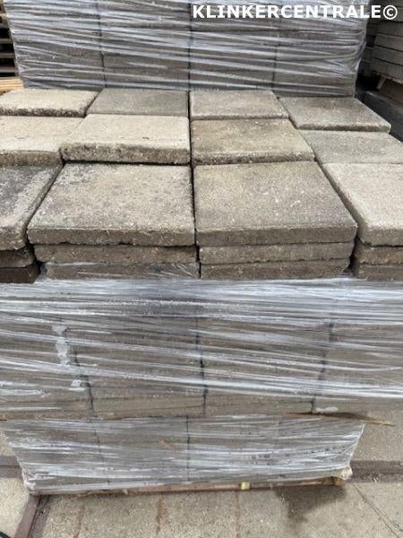 70m2 grijs betontegels 30x30x4,5cm tuin/trottoir/stoep/sier, Bij dit gebruikte product niet meer te achterhalen., Gebruikt, Verzenden