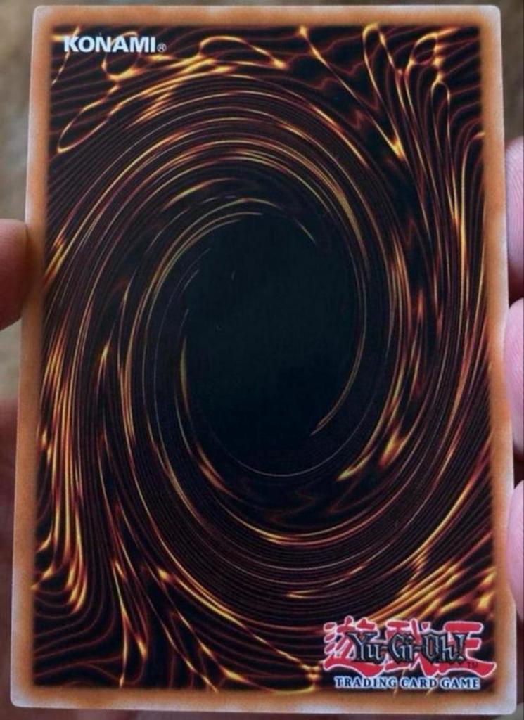 Yu-Gi-Oh! Blue Eyes Twin Burst Dragon SDWD 1st Ed !, Verzenden, Zo goed als nieuw, Losse kaart